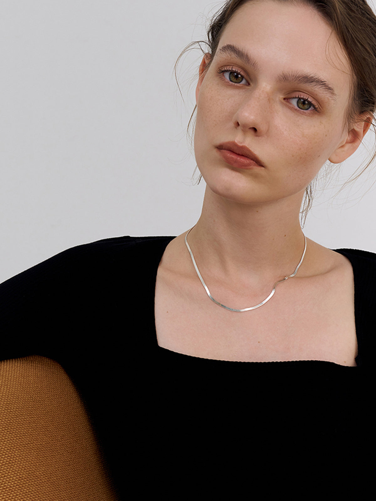 Sleek Curve Necklace