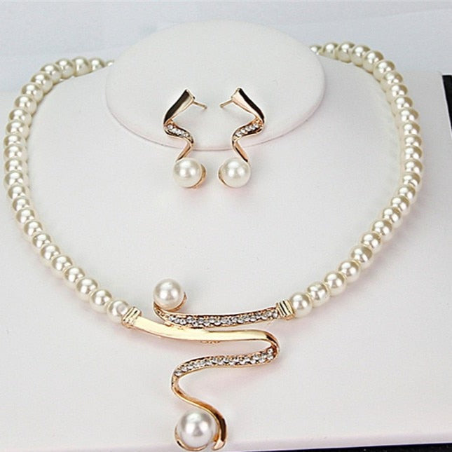 MACY™ - Natural Pearl Necklace + Earrings Set